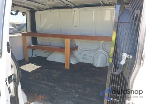 2001 Chevrolet Astro z USA, uszkodzony, nr VIN 1GCDL19W41B141861